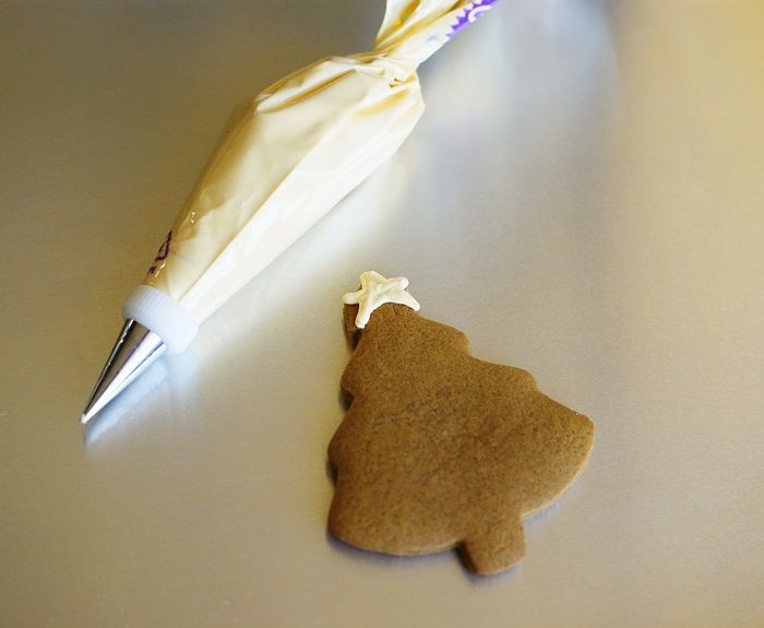 Simple decorated gingerbread cookies bake at 350 